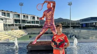 Jaime Alcaraz, orgulloso con su trofeo.